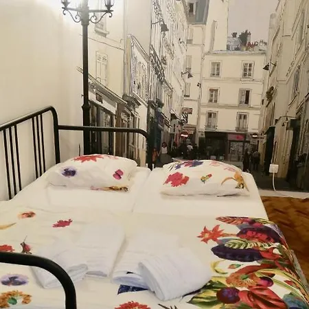 Appartamento 9e : Studio Authentique Ancien Atelier, Proche Grands Boulevards *