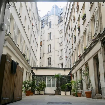 9e : Studio Authentique Ancien Atelier, Proche Grands Boulevards Parigi