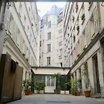 Paris 9E : Studio Authentique Ancien Atelier, Proche Grands Boulevards